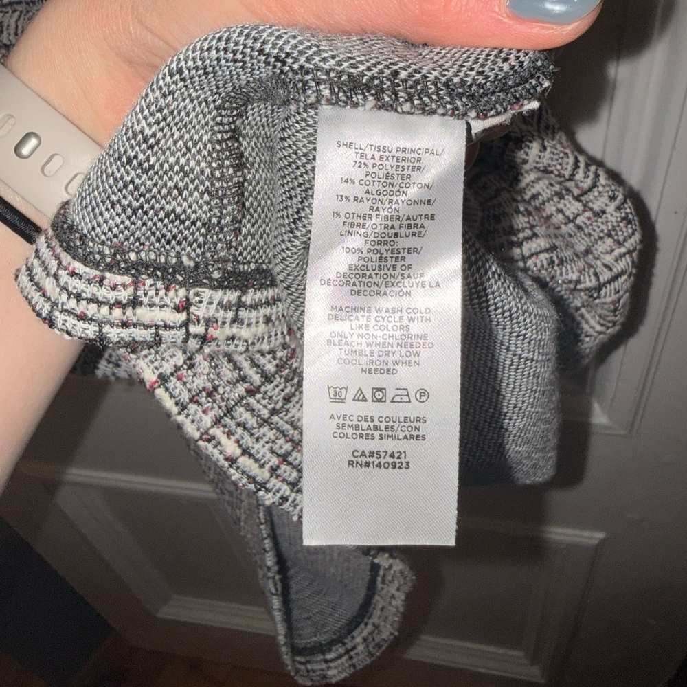 LOFT Black/White Shimmer Tweed Boucle Knit Short Dress - Size 6 (NWOT) - Picture 9 of 9